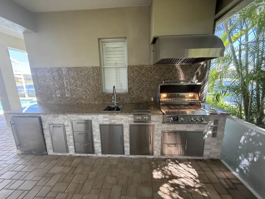 Built-in outdoor grill by Oasis Outdoor Living, project photo 3