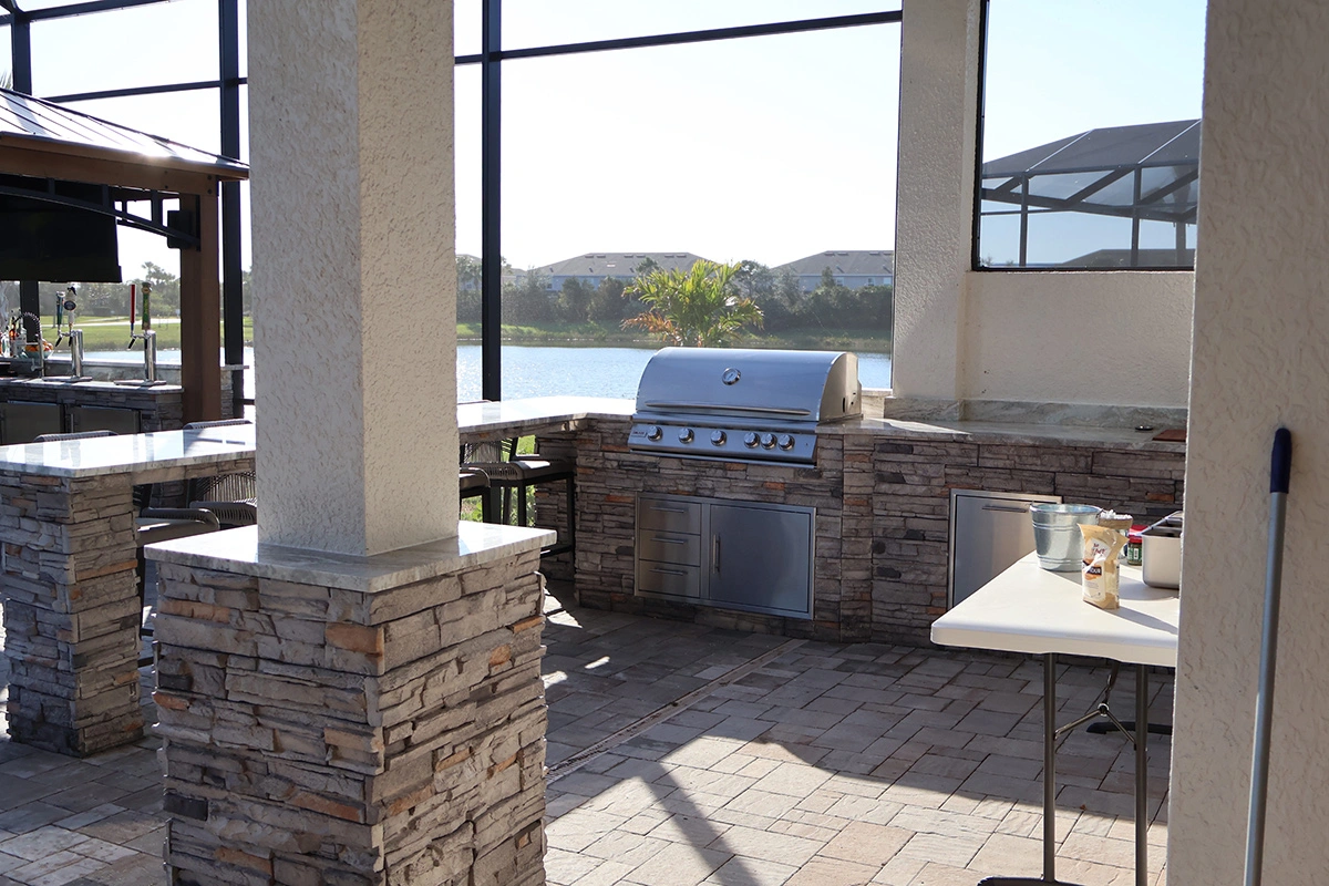 Built-in outdoor grill in Riverview, Florida by Oasis Outdoor Living, project photo 3