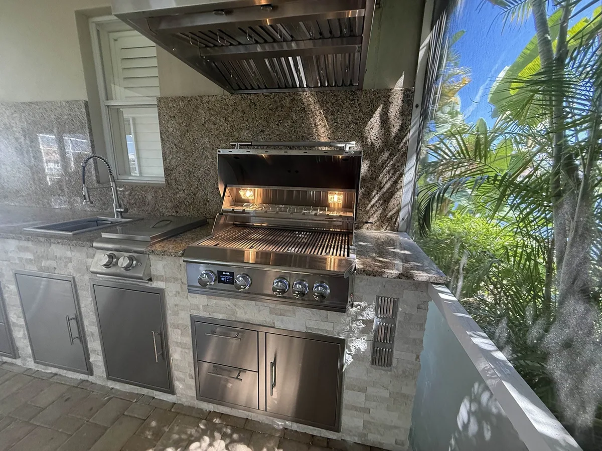 Built-in outdoor grill by Oasis Outdoor Living, project photo 8