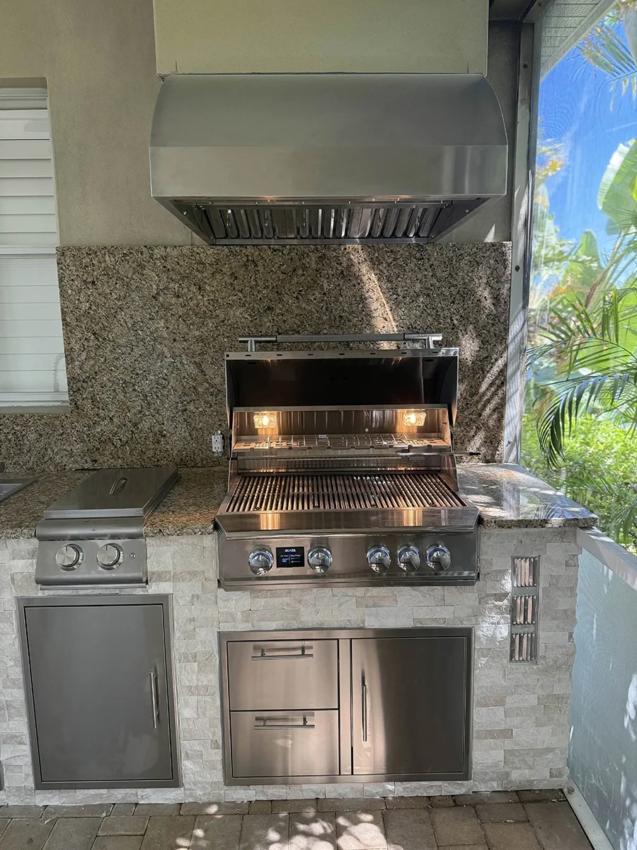 Built-in outdoor grill by Oasis Outdoor Living, project photo 9