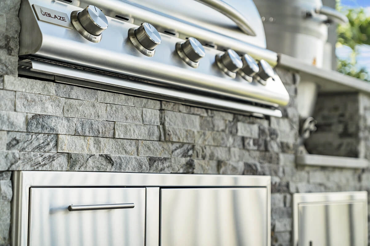 Built-in outdoor grill by Oasis Outdoor Living, project photo 7