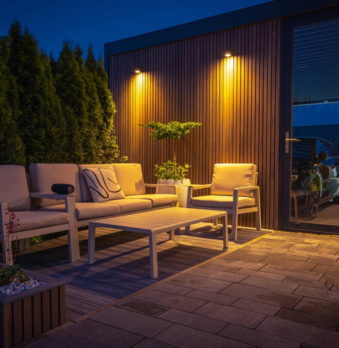 Outdoor lighting and sound installation by Oasis Outdoor Living, project photo 3