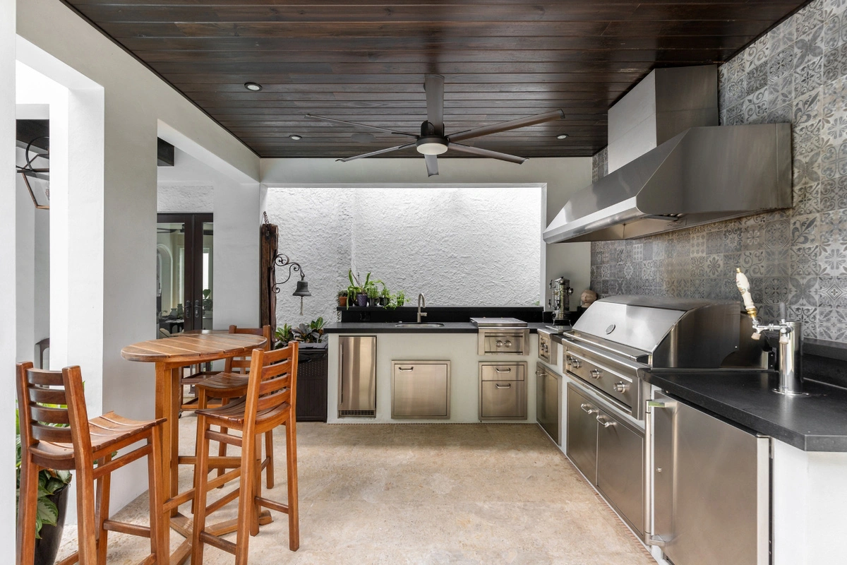 Completed outdoor kitchen project by Oasis Outdoor Living, project photo 2
