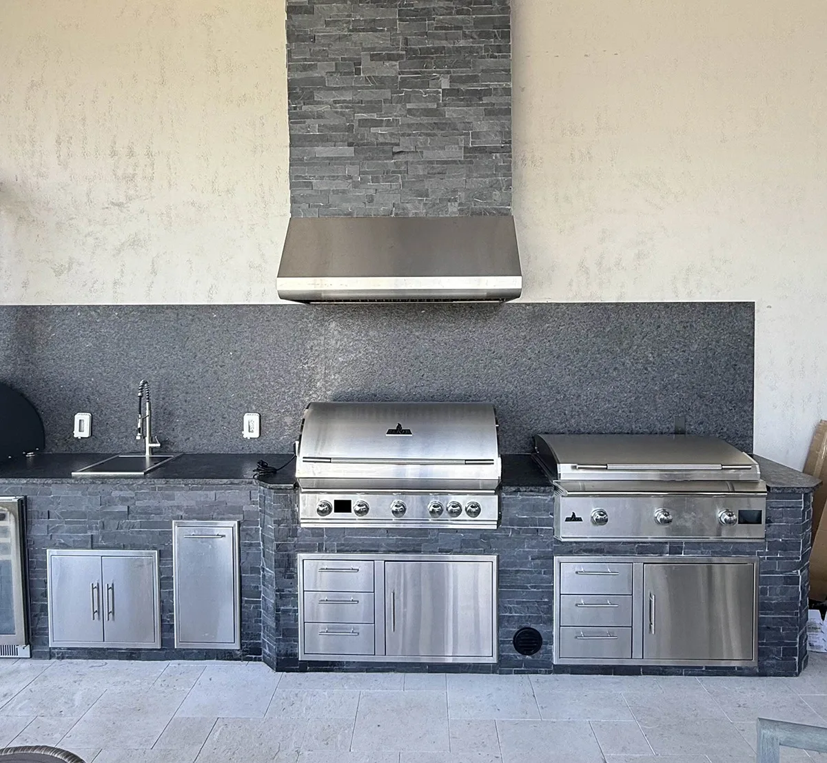 Prefab outdoor kitchen by Oasis Outdoor Living, project photo 10