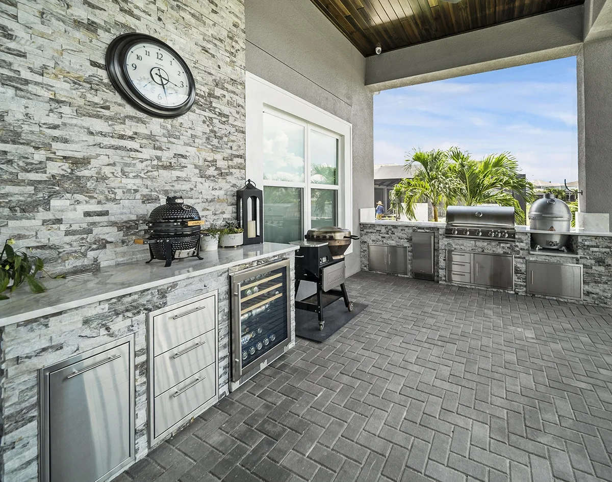 Prefab outdoor kitchen by Oasis Outdoor Living, project photo 2