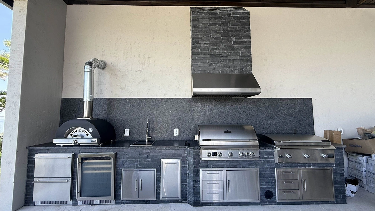Outdoor refrigeration unit by Oasis Outdoor Living, project photo 8