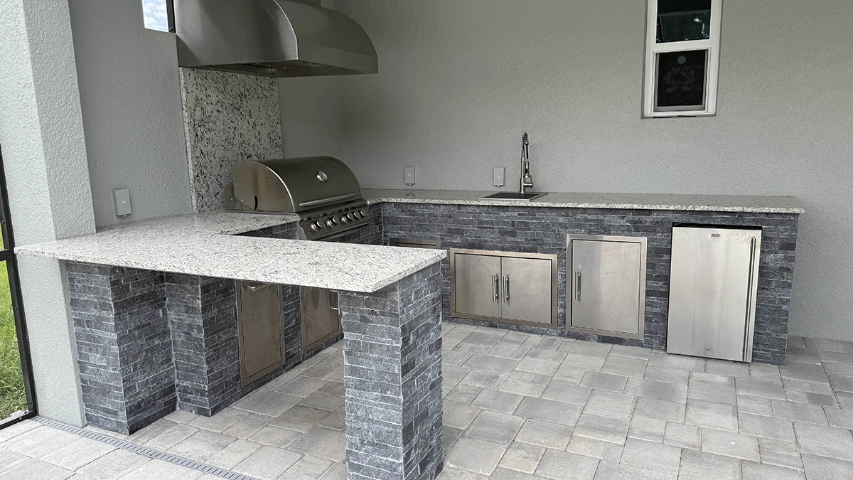 Outdoor refrigeration unit by Oasis Outdoor Living, project photo 9