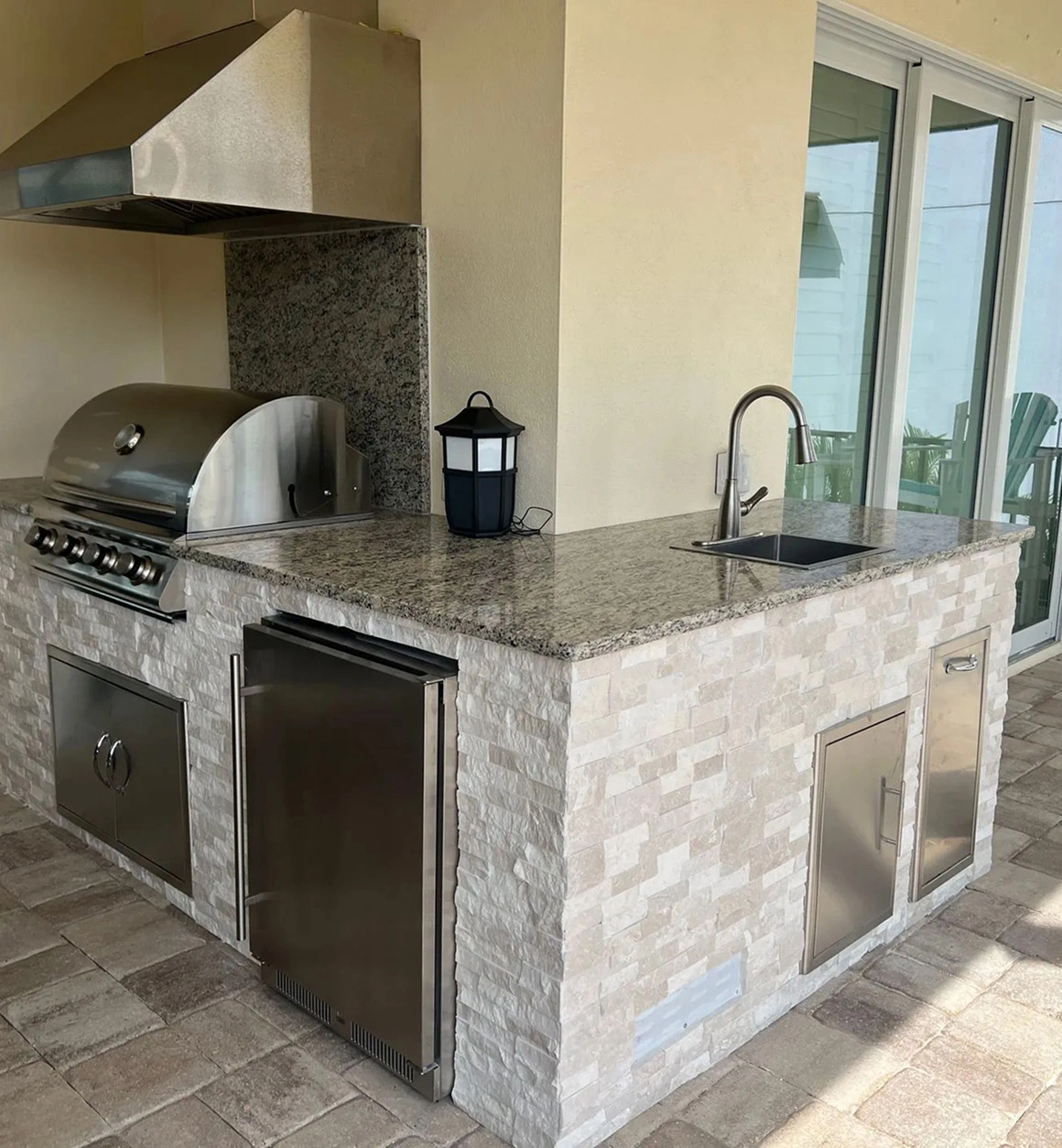 Outdoor refrigeration unit by Oasis Outdoor Living, project photo 3