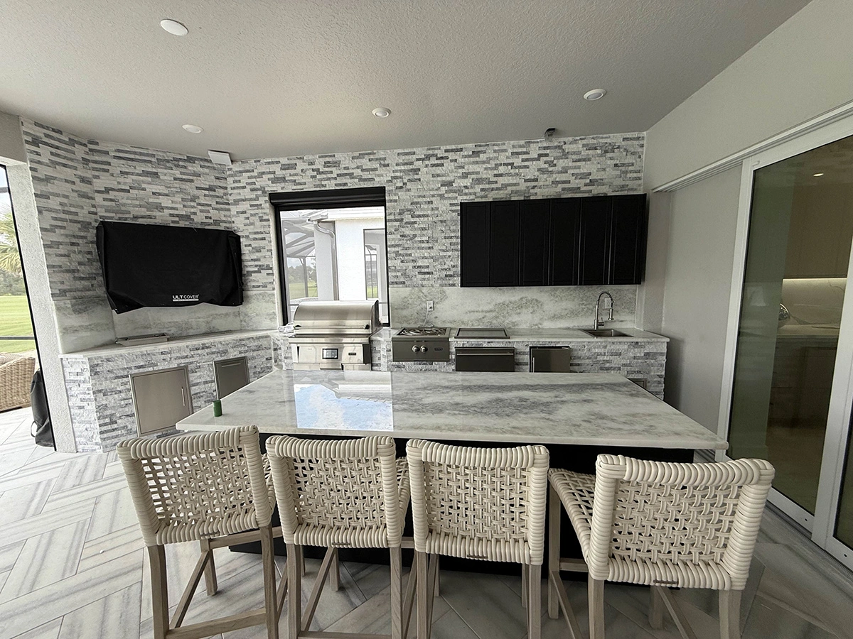Signature outdoor kitchen island by Oasis Outdoor Living, project photo 15