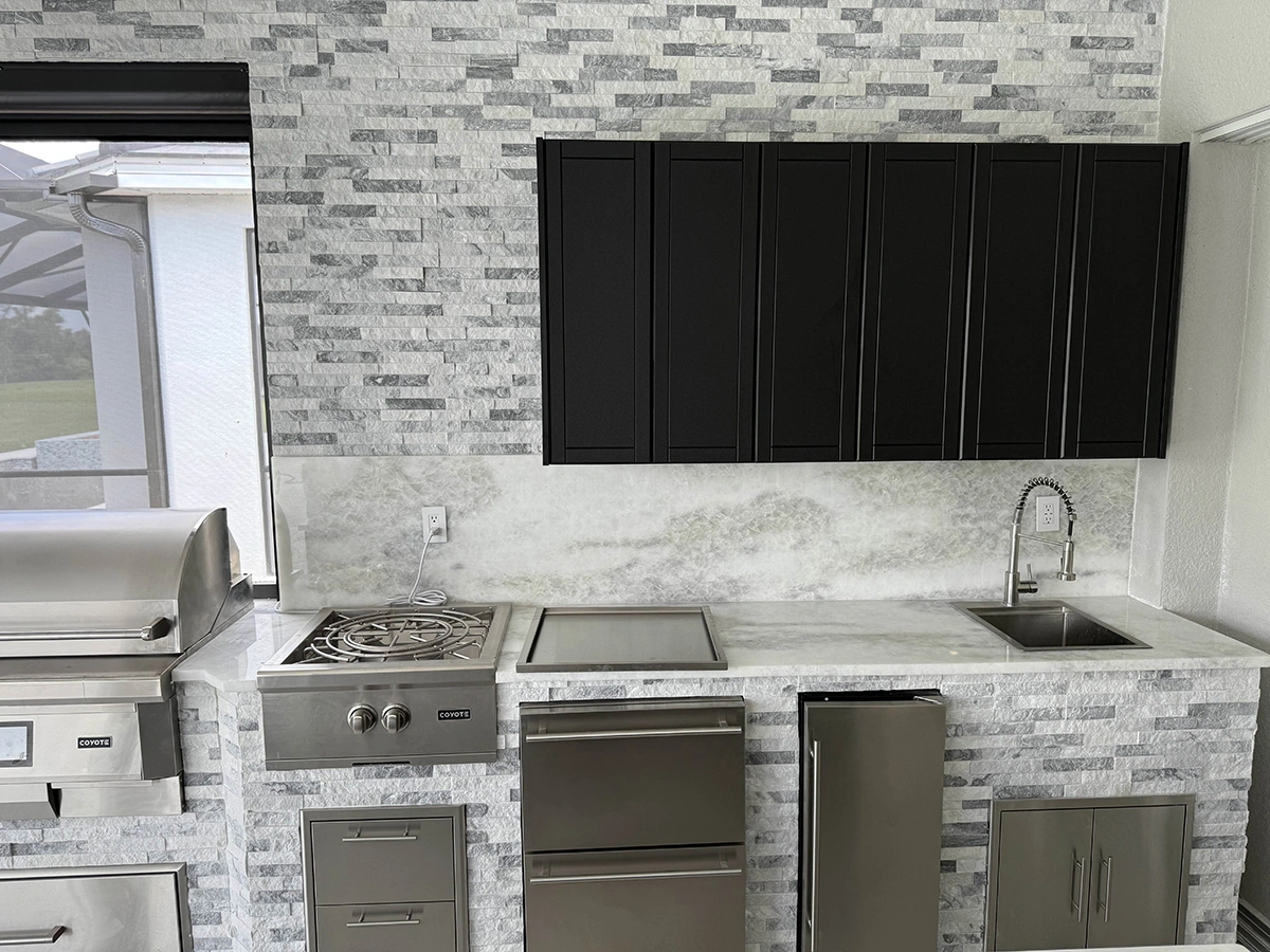 Signature outdoor kitchen island by Oasis Outdoor Living, project photo 10